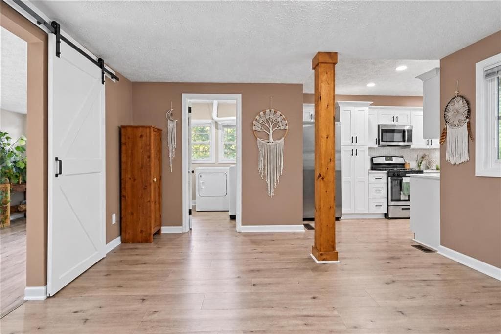 3 bedroom, 2 bathroom, 1,653 sq ft single family residence for sale at 1188 Russell Drive, Decatur, GA 30030 — photo 5