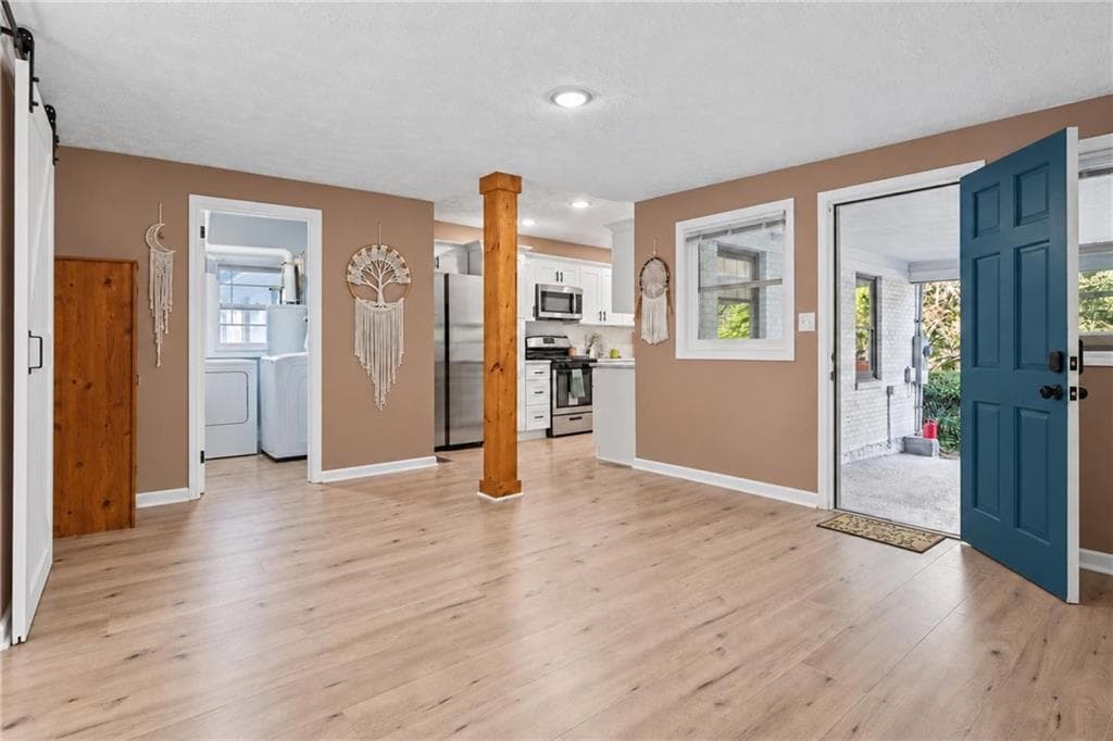 3 bedroom, 2 bathroom, 1,653 sq ft single family residence for sale at 1188 Russell Drive, Decatur, GA 30030 — photo 6