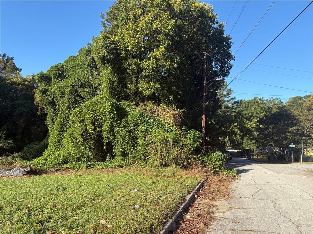single family residence for sale at 2358 Clarissa Drive, Atlanta, GA 30318 — photo 2