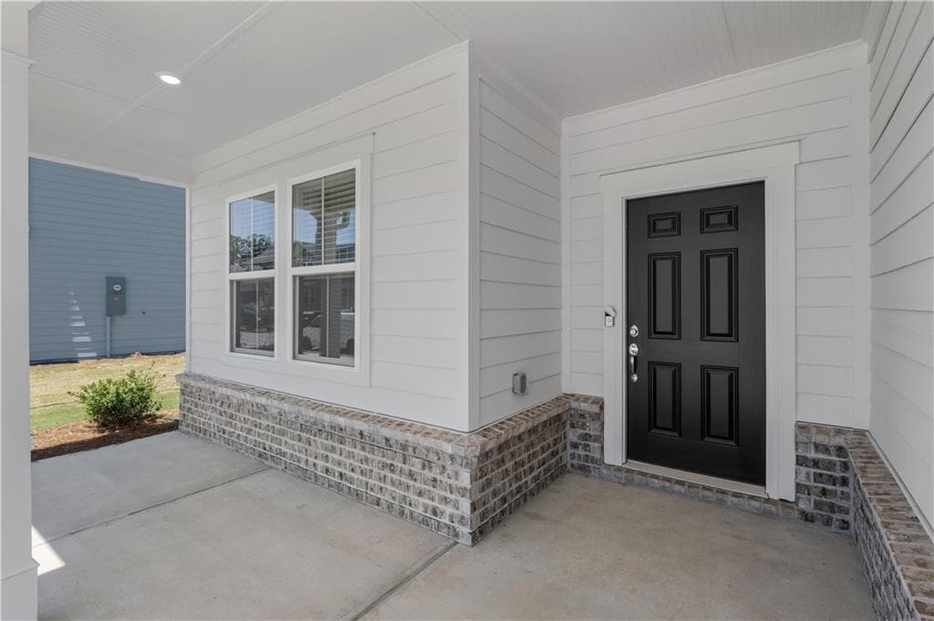 4 bedroom, 3 bathroom, 2,322 sq ft single family residence for sale at 3096 Orwell Drive, Gainesville, GA 30507 — photo 2