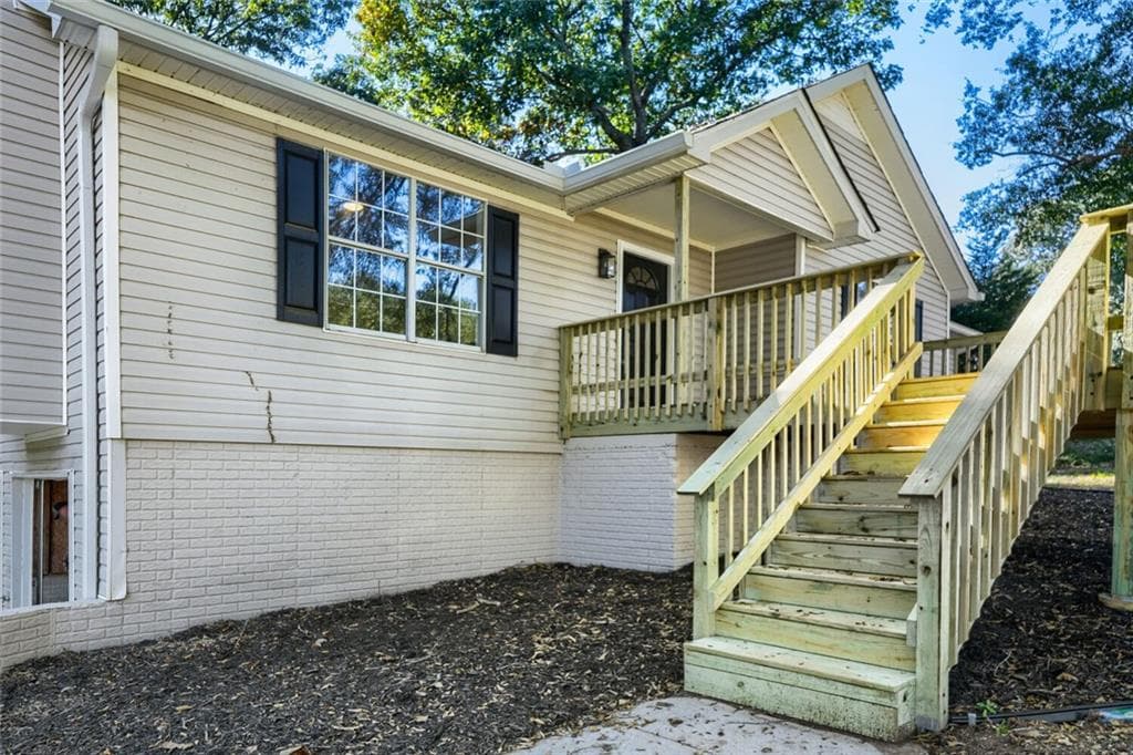 3 bedroom, 2 bathroom, 1,808 sq ft single family residence for sale at 77 Cobbler Drive, Newnan, GA 30265 — photo 2