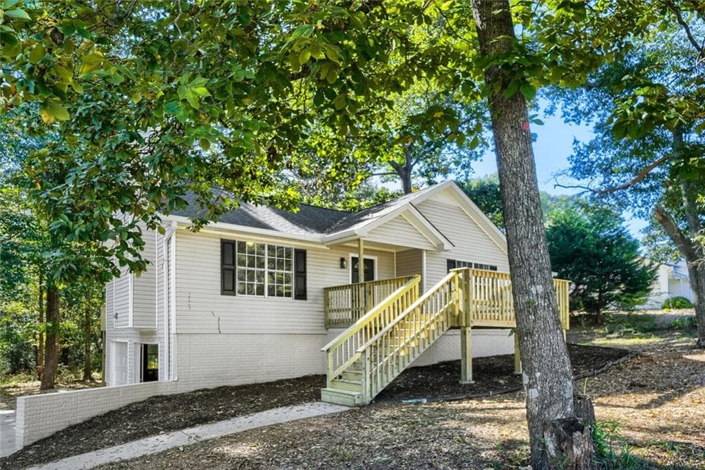3 bedroom, 2 bathroom, 1,808 sq ft single family residence for sale at 77 Cobbler Drive, Newnan, GA 30265 — photo 3