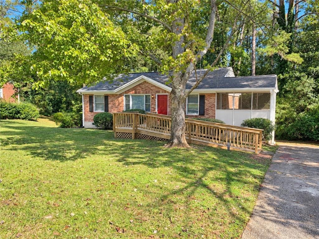3 bedroom, 1 bathroom, 1,050 sq ft single family residence for rent at 1438 Midlawn Drive, Decatur, GA 30032 for $1,850 a month — photo 1 of 12