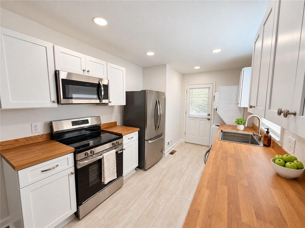 3 bedroom, 1 bathroom, 1,050 sq ft single family residence for rent at 1438 Midlawn Drive, Decatur, GA 30032 for $1,850 a month — photo 3