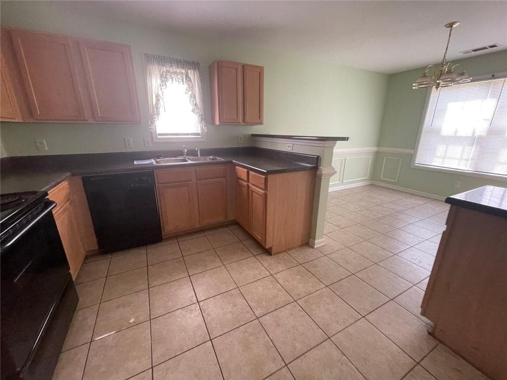 3 bedroom, 3 bathroom, 1,991 sq ft single family residence for sale at 6559 Snowbird Lane, Douglasville, GA 30134 — photo 5