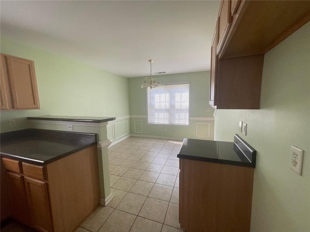 3 bedroom, 3 bathroom, 1,991 sq ft single family residence for sale at 6559 Snowbird Lane, Douglasville, GA 30134 — photo 6