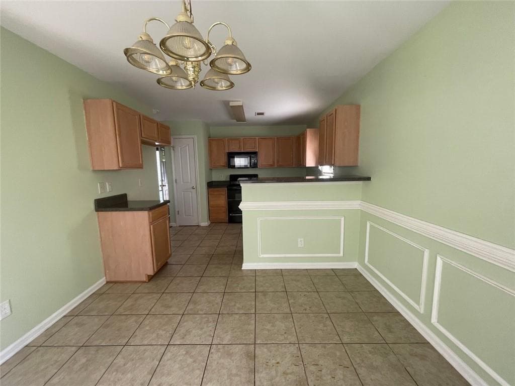 3 bedroom, 3 bathroom, 1,991 sq ft single family residence for sale at 6559 Snowbird Lane, Douglasville, GA 30134 — photo 7