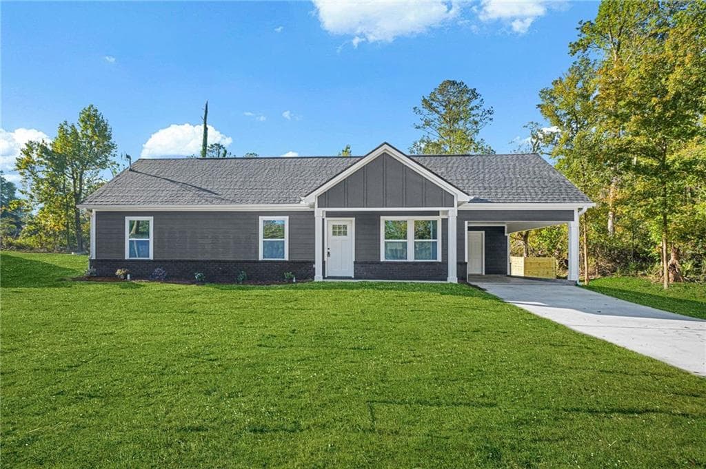 3 bedroom, 2 bathroom, 1,118 sq ft single family residence for sale at 1086 W Adrian Circle, Conyers, GA 30094 — photo 1 of 31