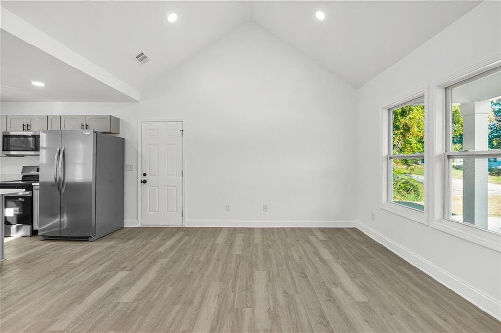 3 bedroom, 2 bathroom, 1,118 sq ft single family residence for sale at 1086 W Adrian Circle, Conyers, GA 30094 — photo 7
