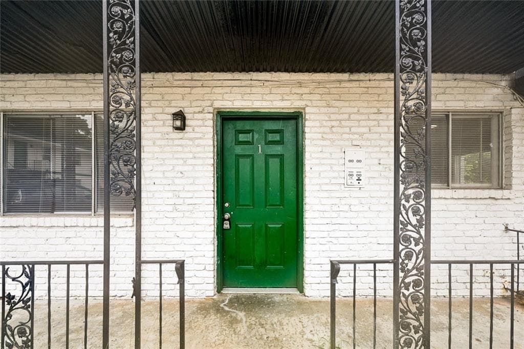 2 bedroom, 1 bathroom, 700 sq ft apartment for rent at 696 Hill Street 3, Forest Park, GA 30297 for $1,175 a month — photo 2