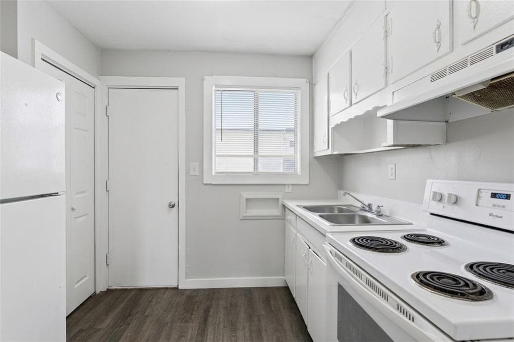 2 bedroom, 1 bathroom, 700 sq ft apartment for rent at 696 Hill Street 3, Forest Park, GA 30297 for $1,175 a month — photo 4