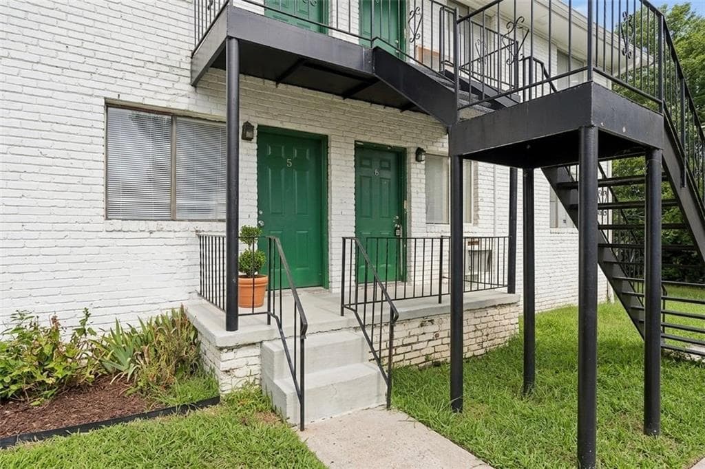 2 bedroom, 1 bathroom, 700 sq ft apartment for rent at 696 Hill Street 11, Forest Park, GA 30297 for $1,125 a month