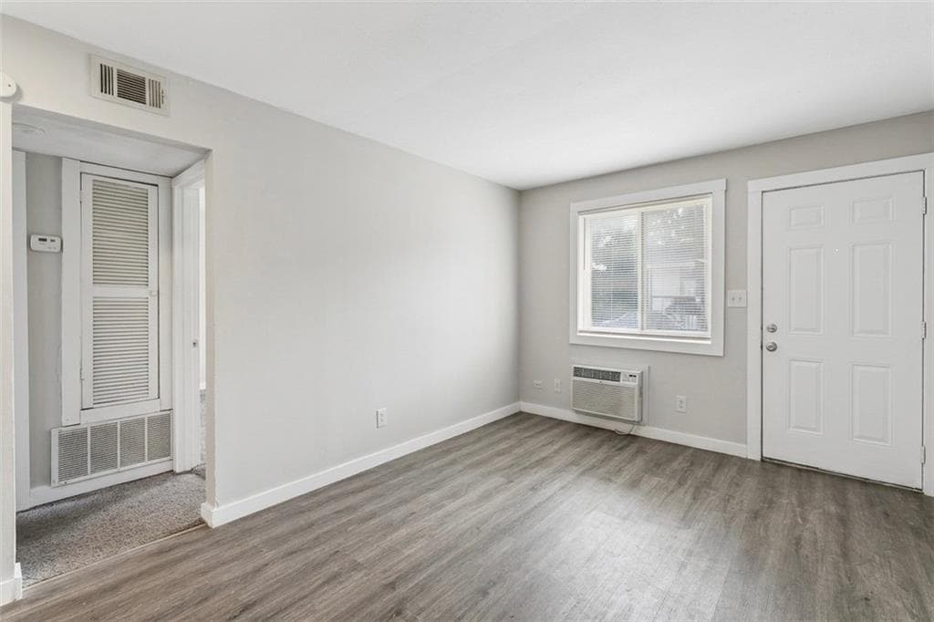 2 bedroom, 1 bathroom, 700 sq ft apartment for rent at 696 Hill Street 11, Forest Park, GA 30297 for $1,125 a month — photo 3