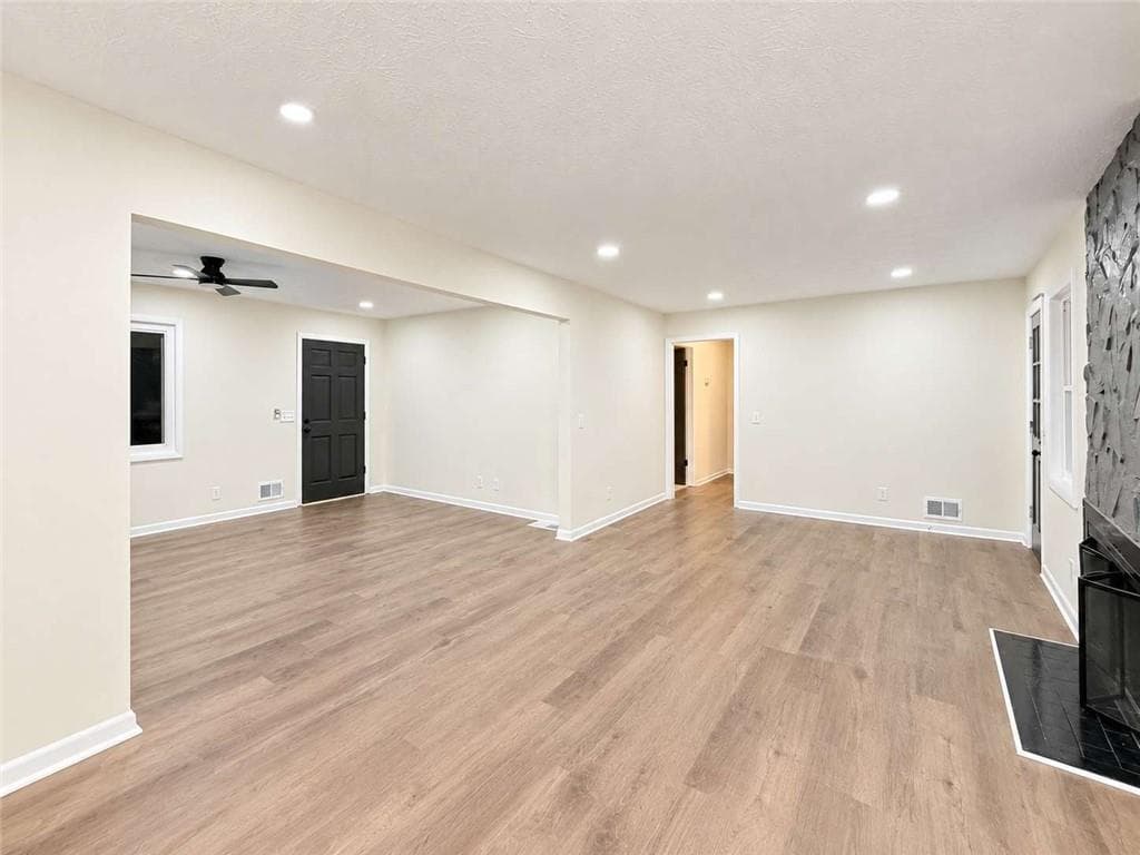 3 bedroom, 2 bathroom, 1,400 sq ft single family residence under contract at 831 Sage Lane, Conyers, GA 30012 — photo 7