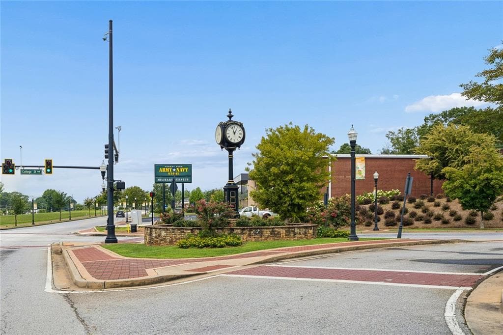 2 bedroom, 1 bathroom, 700 sq ft apartment for rent at 696 Hill Street 11, Forest Park, GA 30297 for $1,125 a month — photo 10