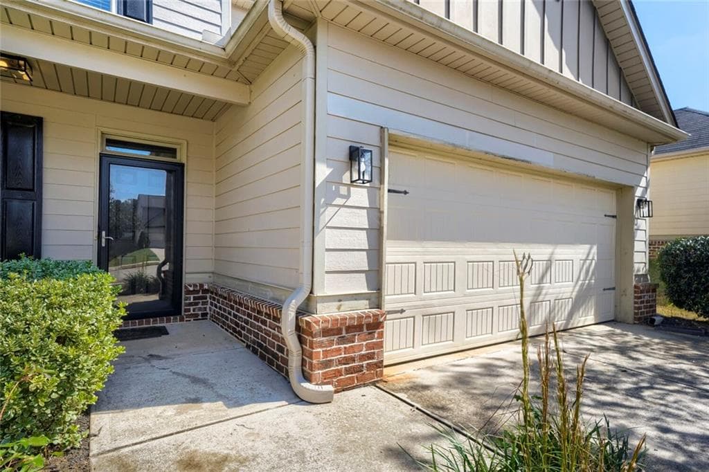 3 bedroom, 3 bathroom, 2,072 sq ft single family residence for sale at 6320 Headwaters Way, Rex, GA 30273 — photo 3