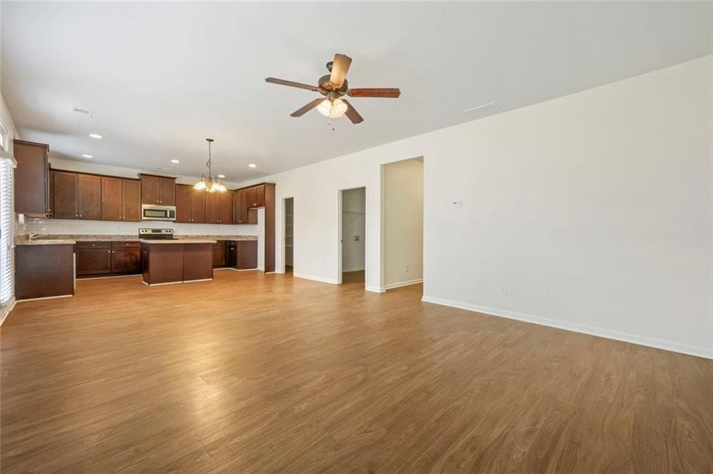 3 bedroom, 3 bathroom, 2,072 sq ft single family residence for sale at 6320 Headwaters Way, Rex, GA 30273 — photo 5