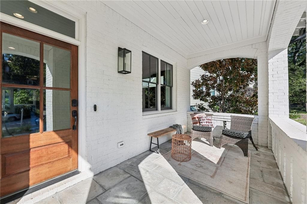6 bedroom, 5 bathroom, 3,583 sq ft single family residence under contract at 435 Nelson Ferry Road, Decatur, GA 30030 — photo 3