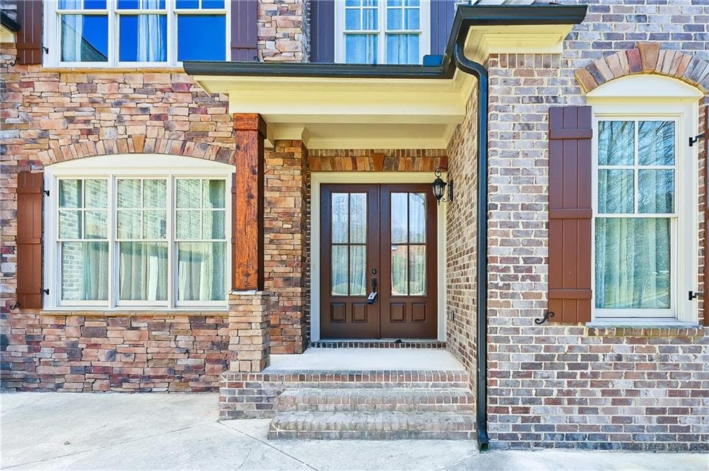 5 bedroom, 5 bathroom, 5,084 sq ft single family residence for rent at 10300 Meadow Crest Lane, Johns Creek, GA 30022 for $5,900 a month — photo 4