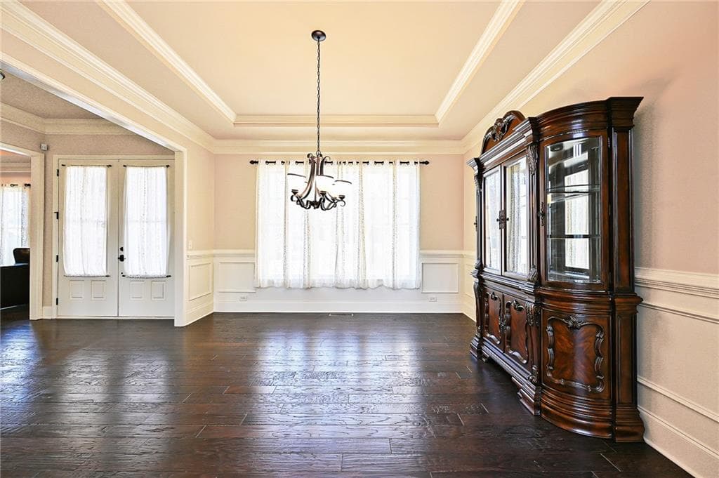 5 bedroom, 5 bathroom, 5,084 sq ft single family residence for rent at 10300 Meadow Crest Lane, Johns Creek, GA 30022 for $5,900 a month — photo 7