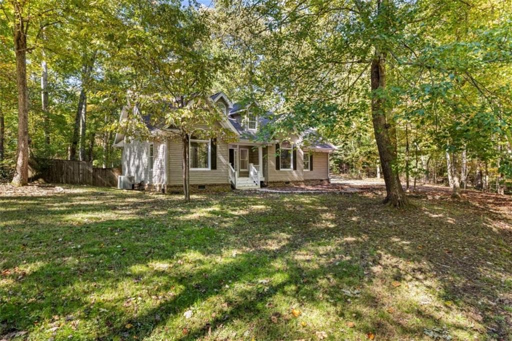 3 bedroom, 2 bathroom, 1,393 sq ft single family residence under contract at 140 Timbergate Trail, Blairsville, GA 30512 — photo 2