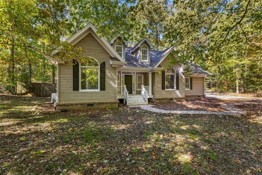 3 bedroom, 2 bathroom, 1,393 sq ft single family residence under contract at 140 Timbergate Trail, Blairsville, GA 30512