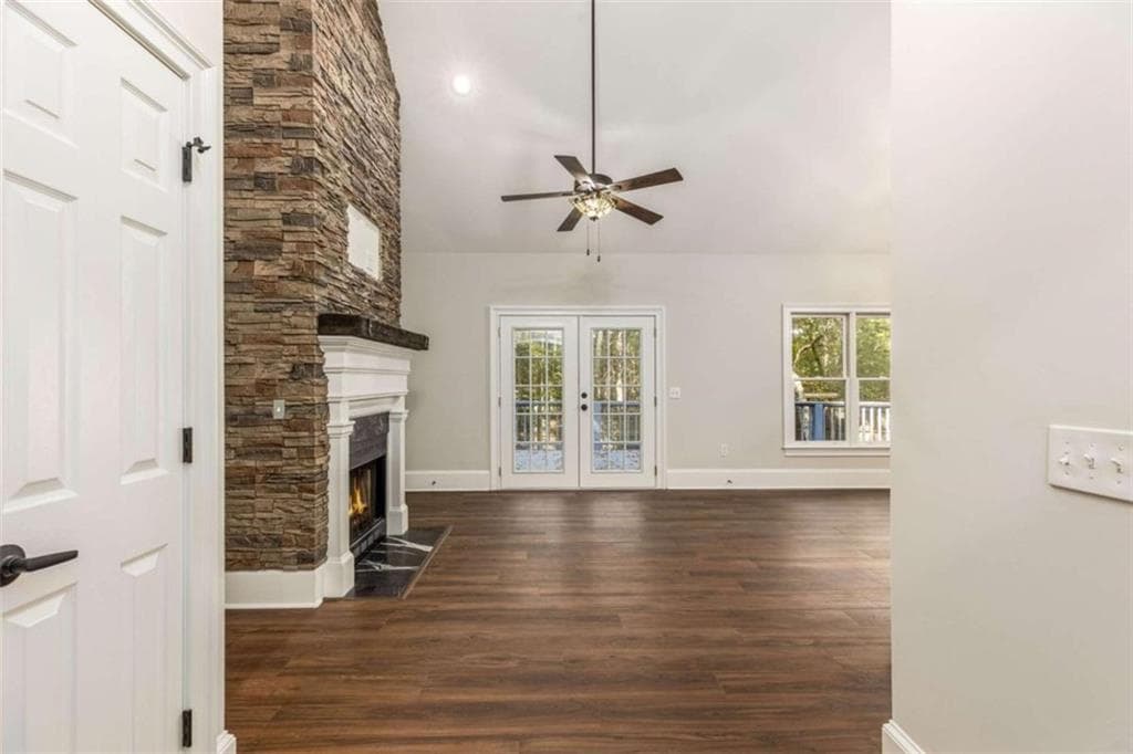 3 bedroom, 2 bathroom, 1,393 sq ft single family residence under contract at 140 Timbergate Trail, Blairsville, GA 30512 — photo 4