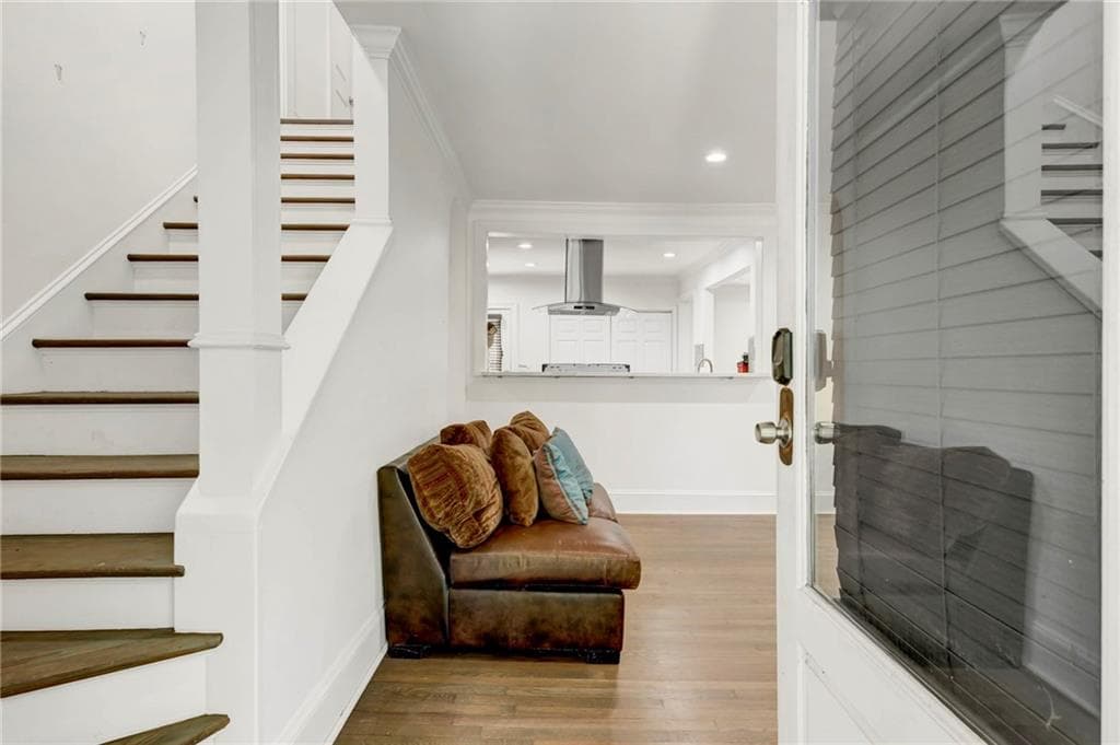 3 bedroom, 3 bathroom, 1,689 sq ft single family residence for rent at 809 Crestridge Drive, Atlanta, GA 30306 for $4,100 a month — photo 4