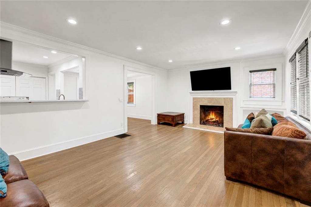 3 bedroom, 3 bathroom, 1,689 sq ft single family residence for rent at 809 Crestridge Drive, Atlanta, GA 30306 for $4,100 a month — photo 5