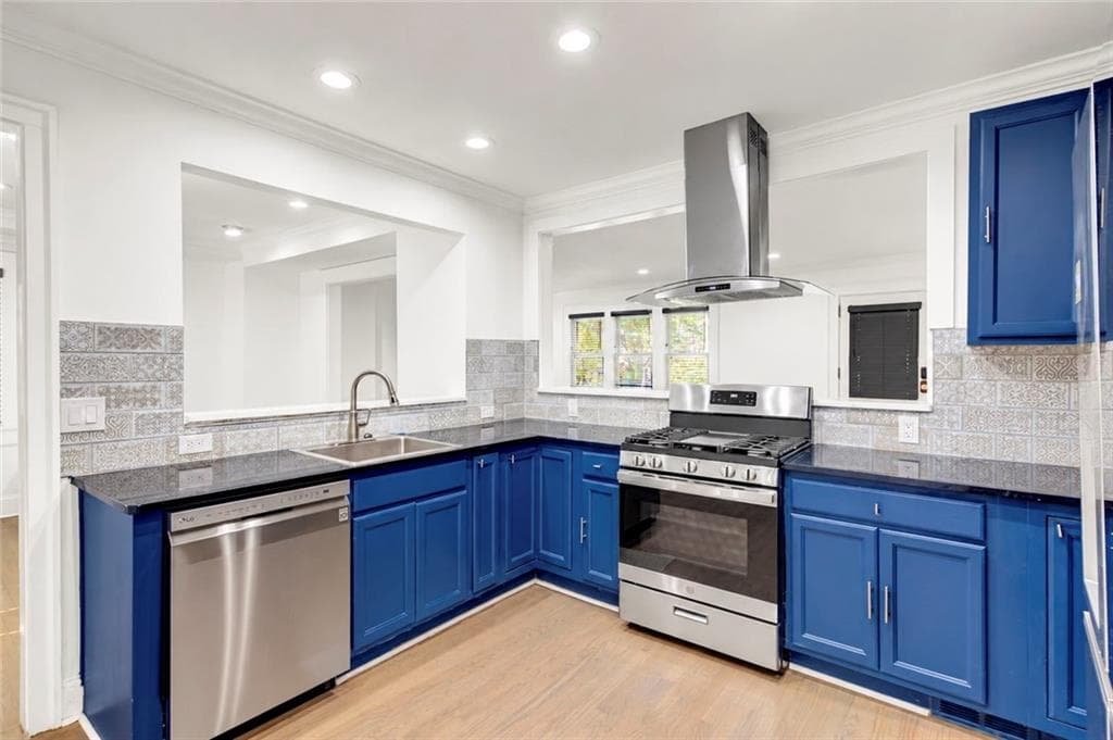 3 bedroom, 3 bathroom, 1,689 sq ft single family residence for rent at 809 Crestridge Drive, Atlanta, GA 30306 for $4,100 a month — photo 9