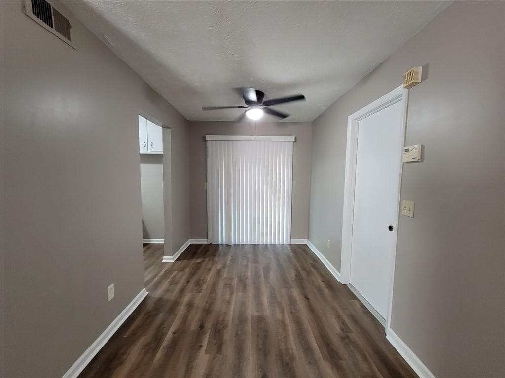 3 bedroom, 2 bathroom, 1,104 sq ft single family residence for sale at 3411 Rolling Ridge Road, Lawrenceville, GA 30044 — photo 5