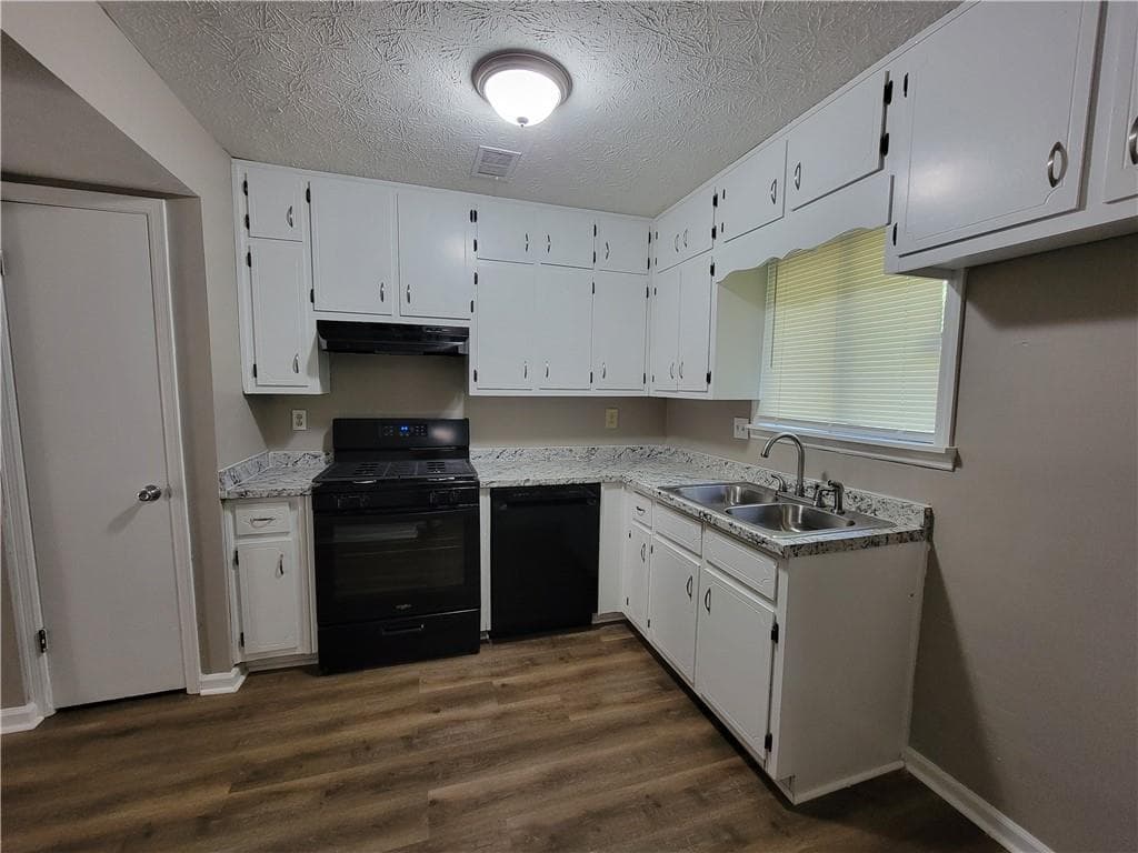 3 bedroom, 2 bathroom, 1,104 sq ft single family residence for sale at 3411 Rolling Ridge Road, Lawrenceville, GA 30044 — photo 7