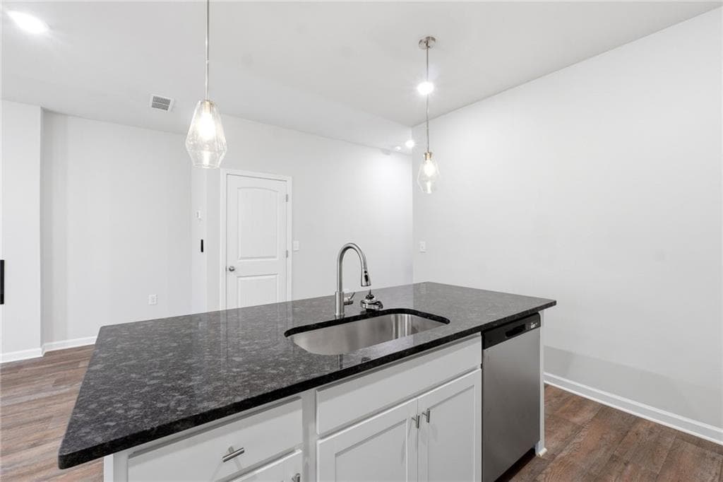 3 bedroom, 3 bathroom, 1,417 sq ft townhouse under contract at 115 Meadowview Drive, Temple, GA 30179 — photo 8