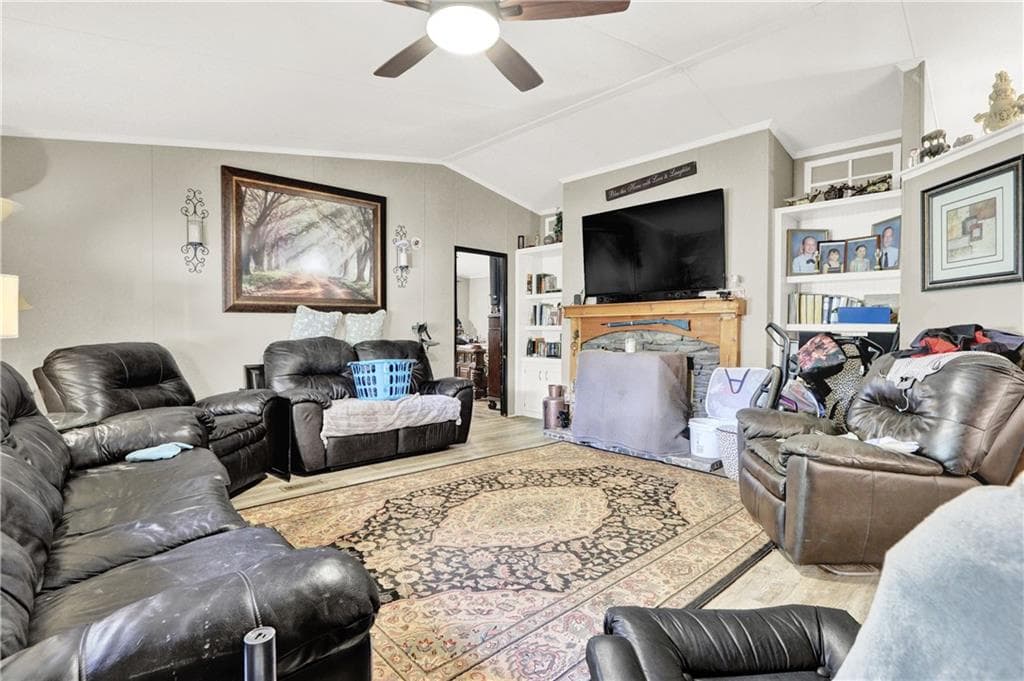 3 bedroom, 3 bathroom, 1,620 sq ft single family residence for sale at 4233 Jim Hood Road, Gainesville, GA 30506 — photo 3