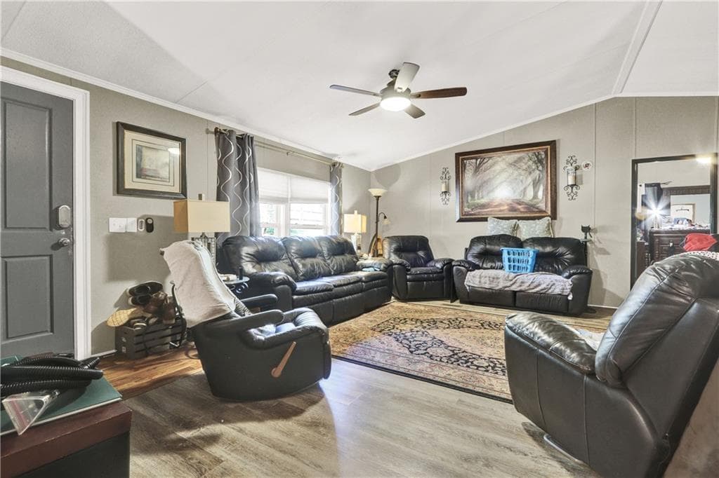3 bedroom, 3 bathroom, 1,620 sq ft single family residence for sale at 4233 Jim Hood Road, Gainesville, GA 30506 — photo 4