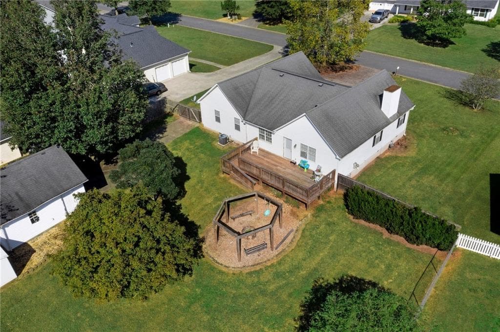 3 bedroom, 2 bathroom, 1,609 sq ft single family residence under contract at 28 Valley Creek Drive, Cartersville, GA 30120 — photo 6