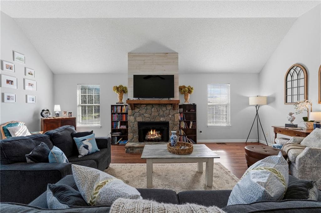 3 bedroom, 2 bathroom, 1,609 sq ft single family residence under contract at 28 Valley Creek Drive, Cartersville, GA 30120 — photo 9