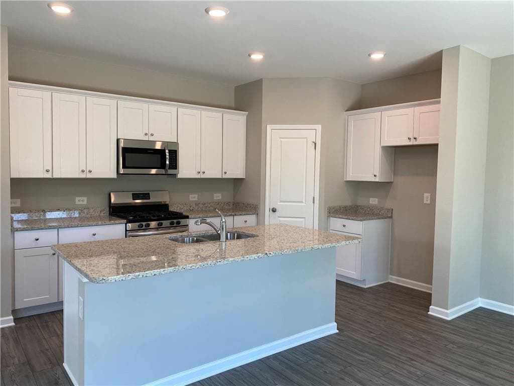 4 bedroom, 3 bathroom, 1,850 sq ft single family residence for rent at 4767 Waxwing Street, Hoschton, GA 30548 for $2,250 a month — photo 4