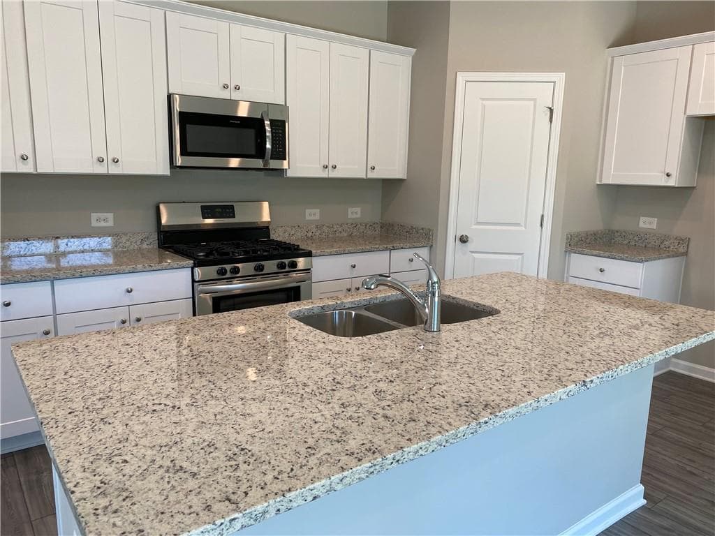 4 bedroom, 3 bathroom, 1,850 sq ft single family residence for rent at 4767 Waxwing Street, Hoschton, GA 30548 for $2,250 a month — photo 5