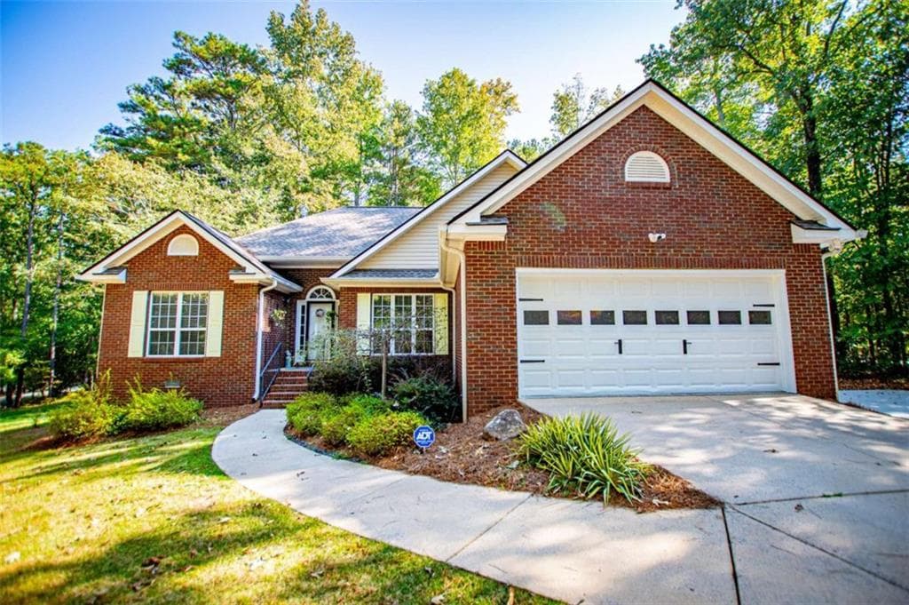 3 bedroom, 2 bathroom, 1,773 sq ft single family residence for sale at 3051 Lakeview Parkway, Villa Rica, GA 30180 — photo 2