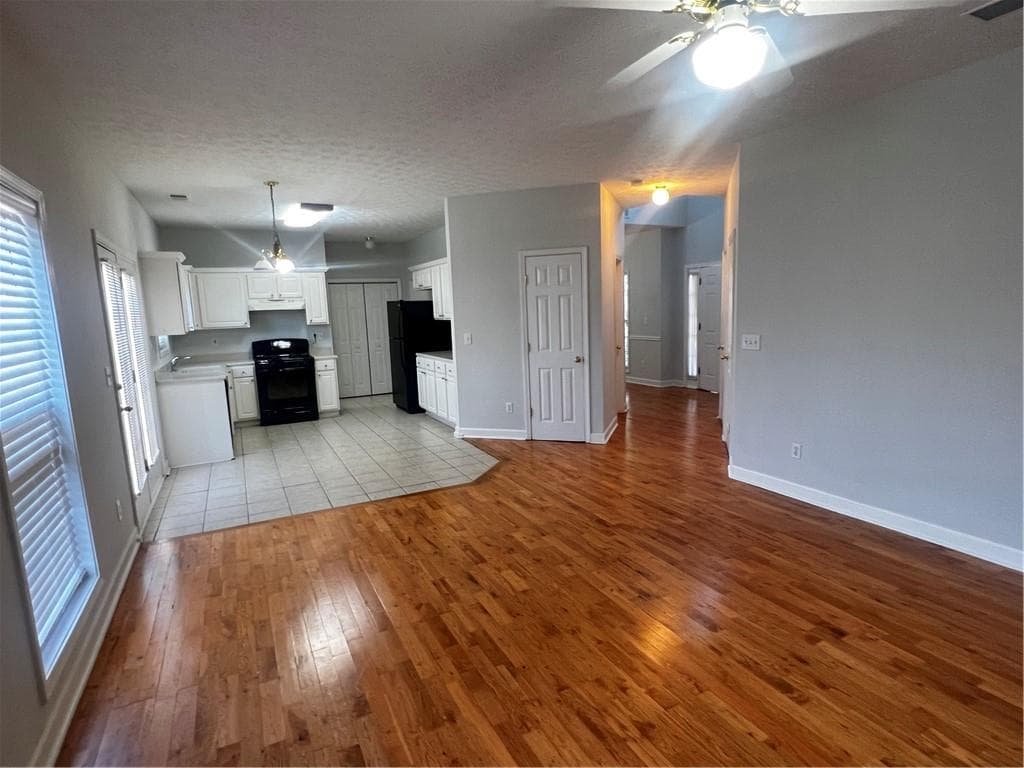 4 bedroom, 3 bathroom, 1,958 sq ft single family residence for rent at 835 Clairidge Lane, Lawrenceville, GA 30046 for $2,250 a month — photo 6