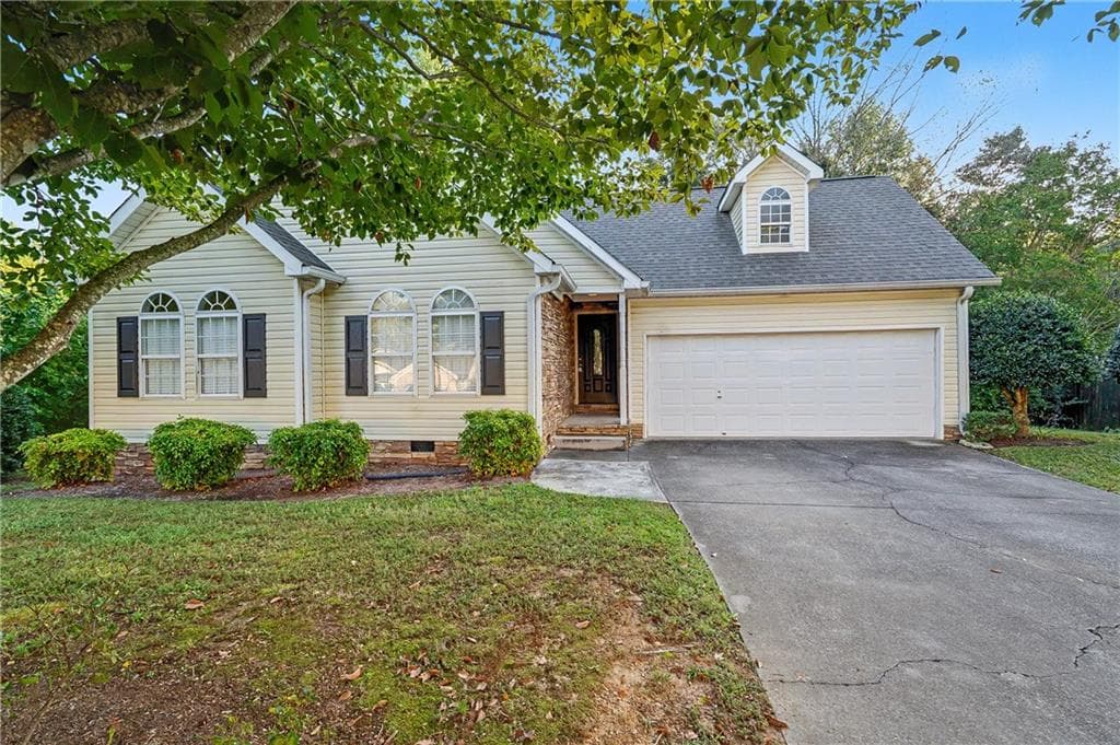 3 bedroom, 2 bathroom, 1,400 sq ft single family residence under contract at 3008 Highgate Court, Dalton, GA 30721 — photo 2