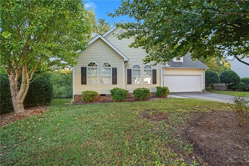3 bedroom, 2 bathroom, 1,400 sq ft single family residence under contract at 3008 Highgate Court, Dalton, GA 30721 — photo 4