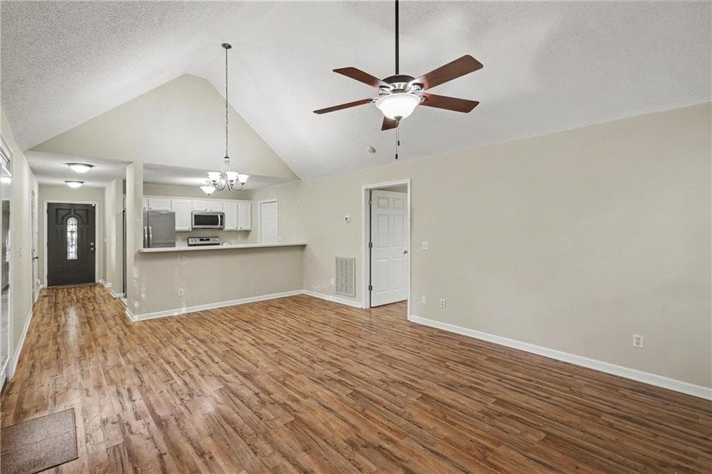 3 bedroom, 2 bathroom, 1,400 sq ft single family residence under contract at 3008 Highgate Court, Dalton, GA 30721 — photo 7