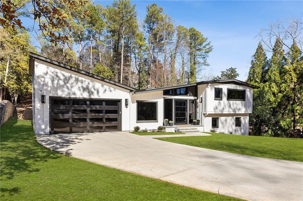 4 bedroom, 3 bathroom, 3,400 sq ft single family residence for rent at 4217 Paces Ferry Road, Atlanta, GA 30339 for $7,500 a month — photo 2