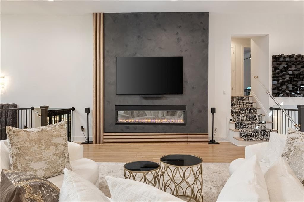 4 bedroom, 3 bathroom, 3,400 sq ft single family residence for rent at 4217 Paces Ferry Road, Atlanta, GA 30339 for $7,500 a month — photo 9