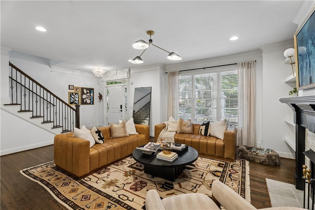 3 bedroom, 3 bathroom, 2,106 sq ft single family residence under contract at 1572 Gilstrap Lane, Atlanta, GA 30318 — photo 10