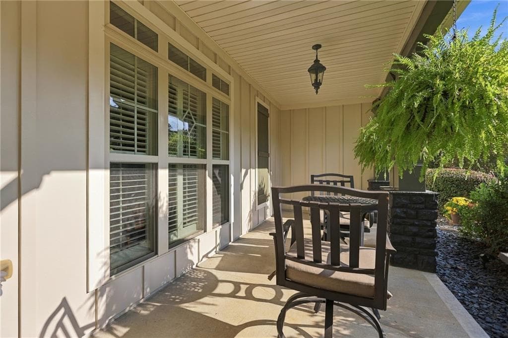 5 bedroom, 5 bathroom, 3,627 sq ft single family residence for sale at 26 Buckeye Ct, Sharpsburg, GA 30277 — photo 8