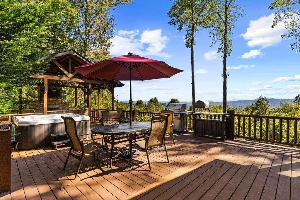 4 bedroom, 3 bathroom, 2,432 sq ft single family residence for sale at 929 Overlook Road, Blue Ridge, GA 30513 — photo 5