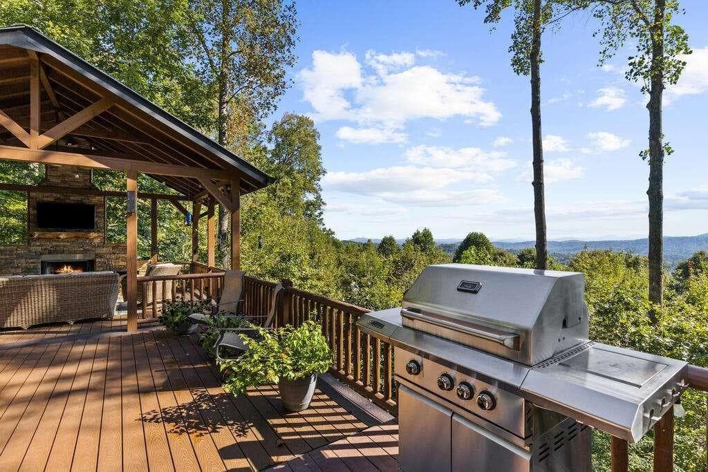 4 bedroom, 3 bathroom, 2,432 sq ft single family residence for sale at 929 Overlook Road, Blue Ridge, GA 30513 — photo 10
